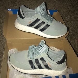 Woman's adidas iniki runner
